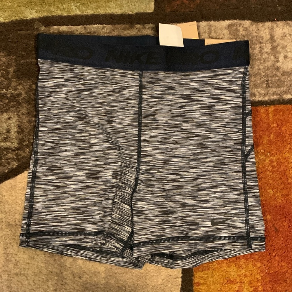 ❤️SOLD❤️ (2)⚡️Nike pro spandex shorts for women! NWT - Picture 2 of 5